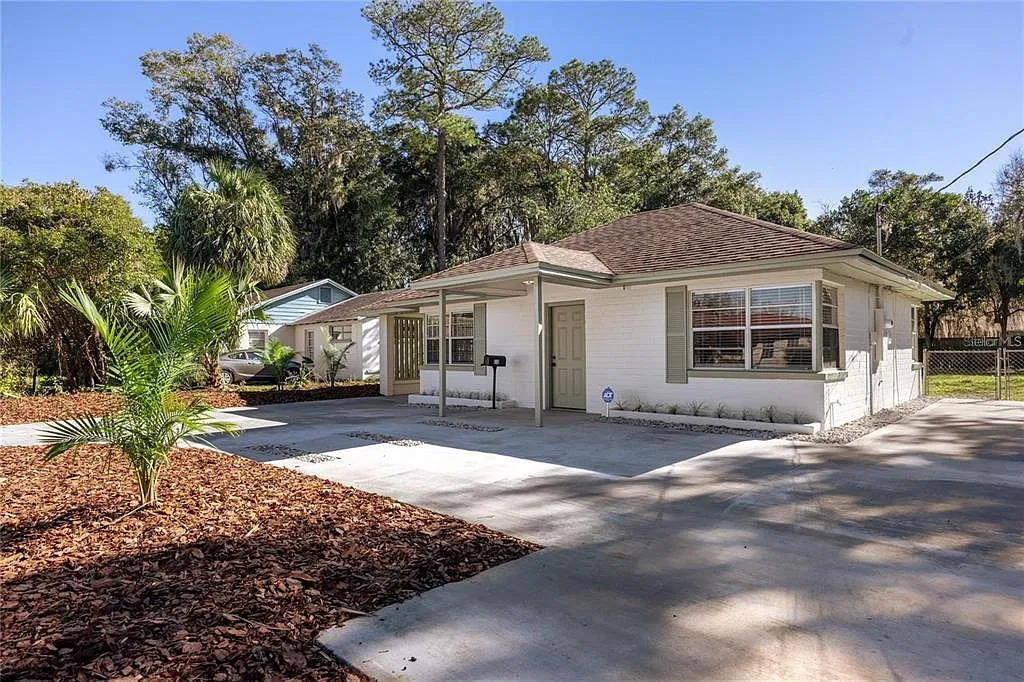 3 bed, 2.0 bath, 1248 sqft, $1,950 — Photo 1