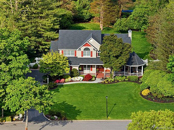 3rd image of 11 Milemore Drive