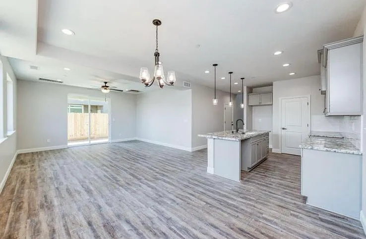 148 N Miami Ave — Photo 8
