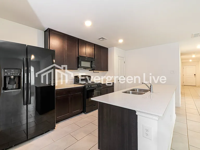 10905 SW 22nd St — Photo 5