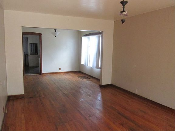 3rd image of 1411 N 32nd Ave