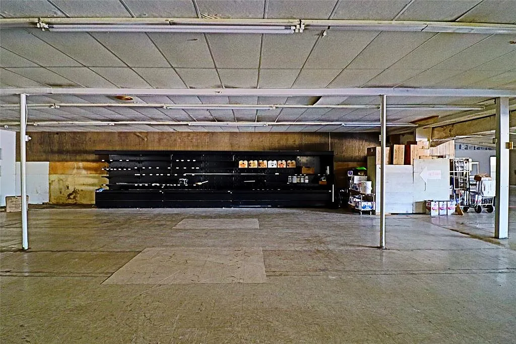 Studio, $5,000 — Photo 3