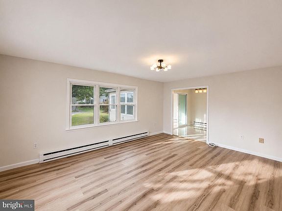 4th image of 461 Revere Way