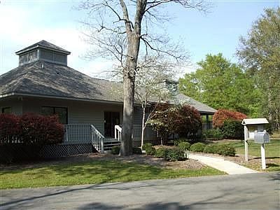 2nd image of 3376 Marina Dr SE