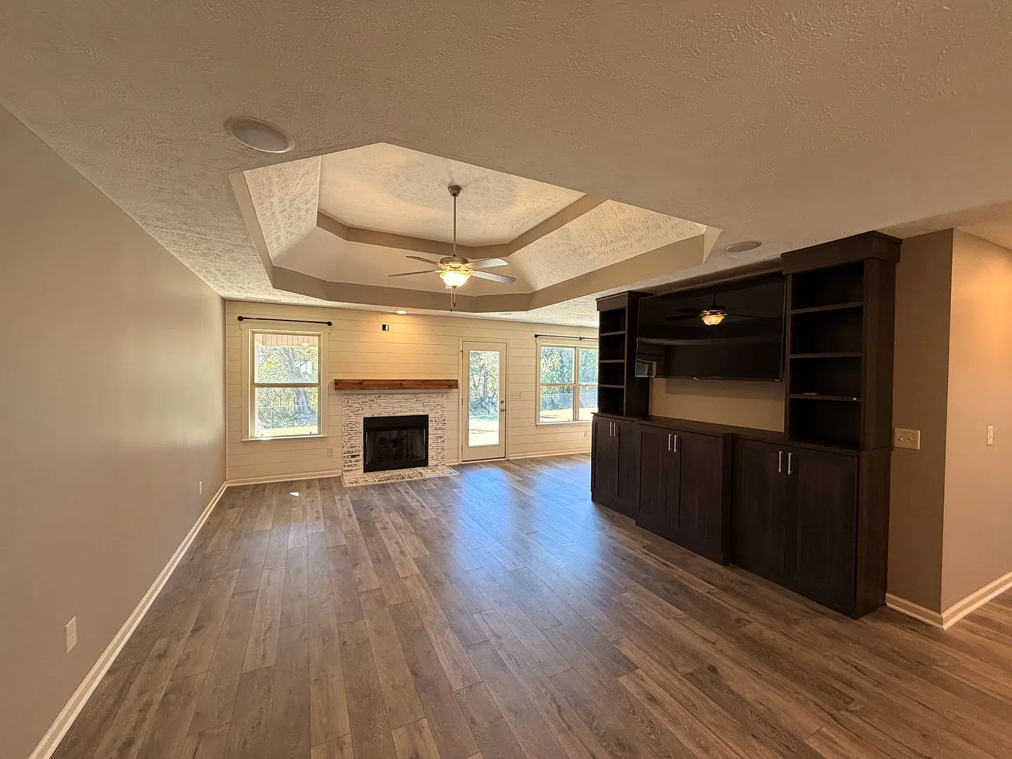 Beautiful 3-Bedroom Home with Spacious Bonus Room, Fenced Backyard & Covered Patio — Photo 2