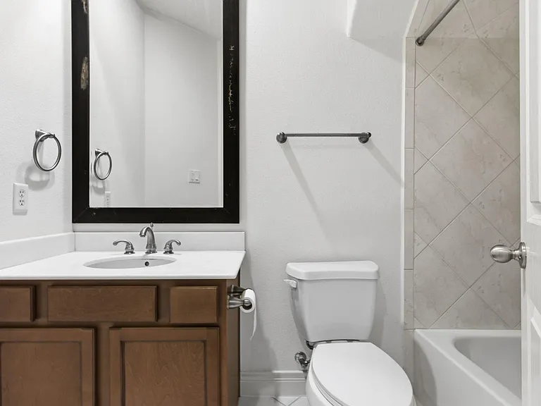 1303 Sherwood Point Ln — Photo 45
