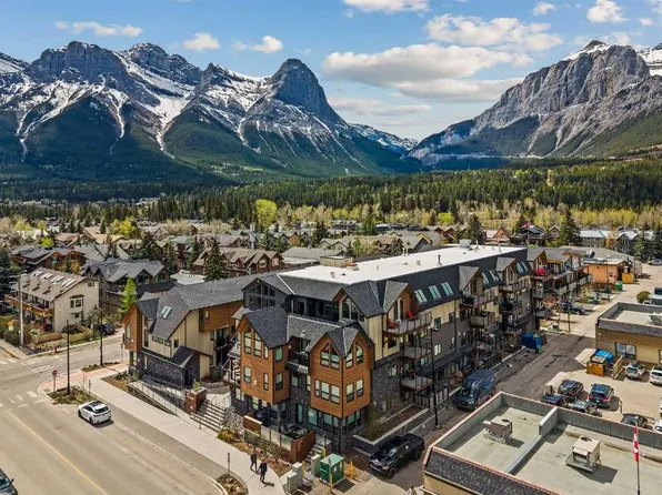 810 7th St #110, Canmore, AB T1W 0N4