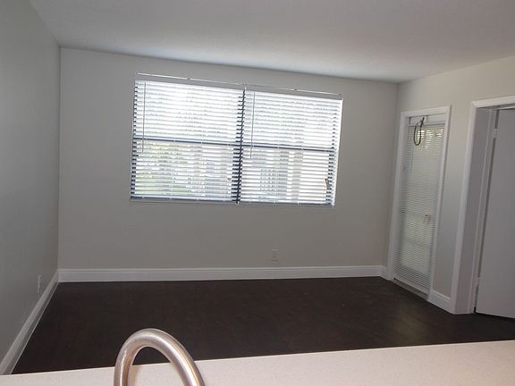 4th image of 738 Executive Center Dr APT 19