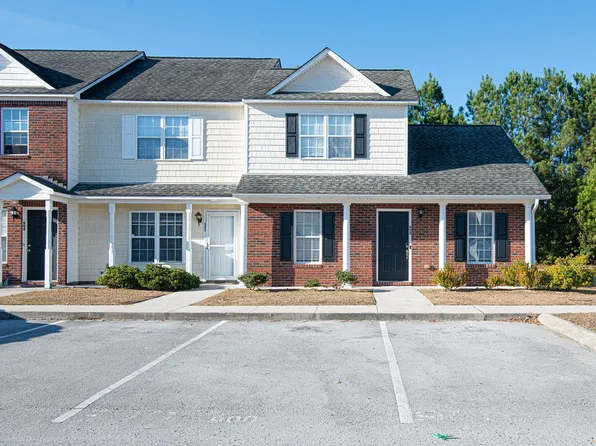 900 Springwood Dr, Jacksonville, NC 28546