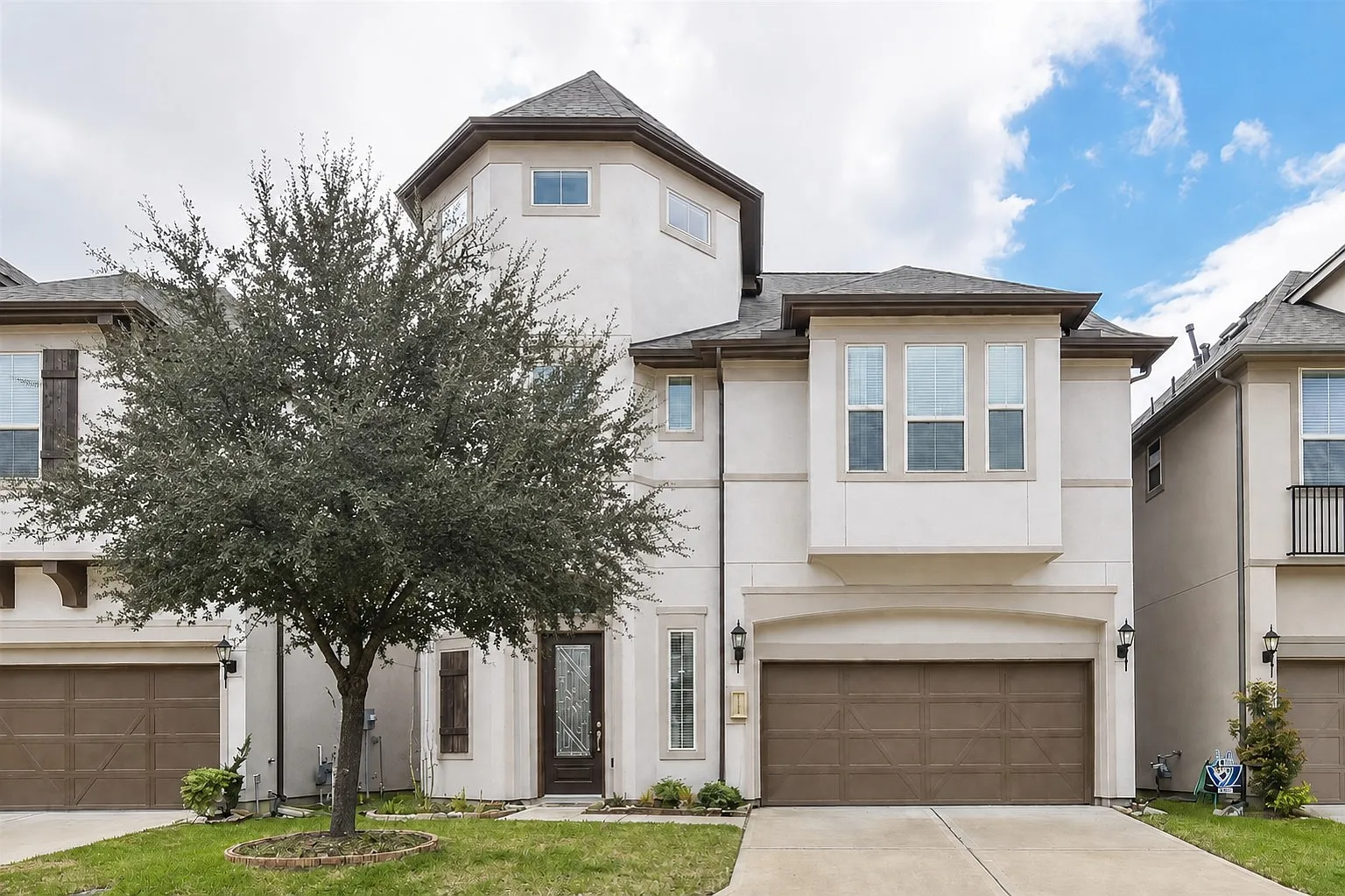 4 bed, 4.5 bath, 3082 sqft, $3,750 — Photo 1