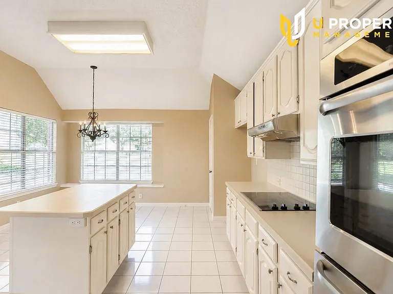 5605 Belle Chasse Ln — Photo 12