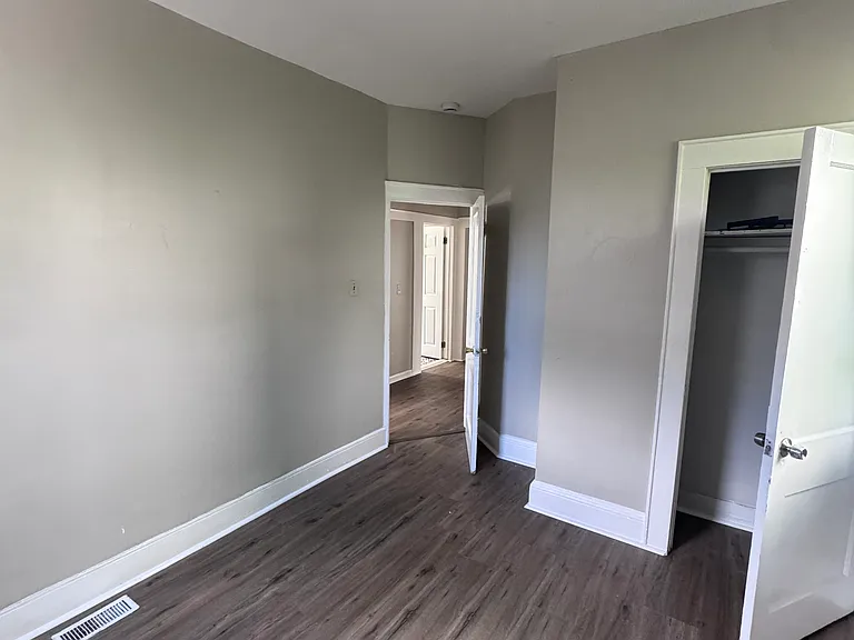 248 Nye Ave #5 — Photo 1