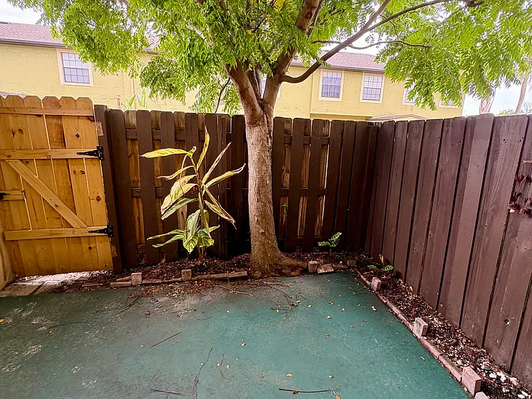 3243 Forest Oaks Ct — Photo 16