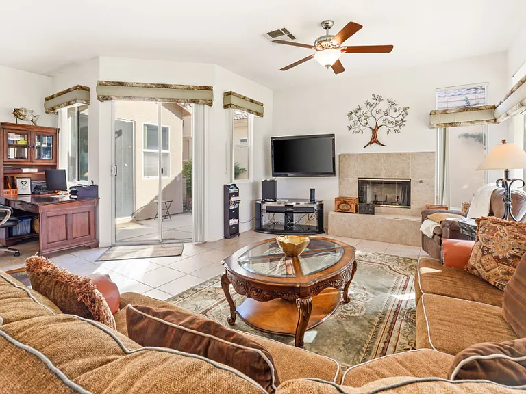 48861 Heifitz Dr — Photo 4