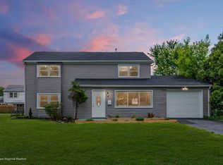 50 Hawthorne Ln, Willingboro, NJ