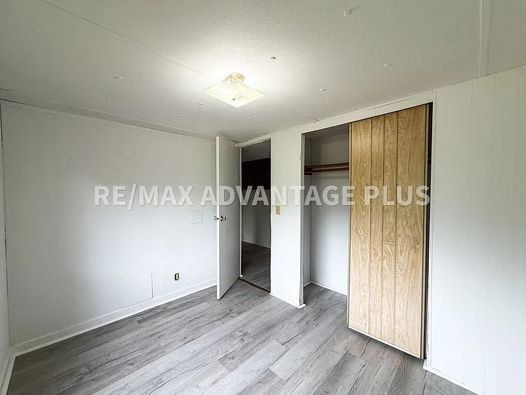 72 Oak Ln — Photo 9