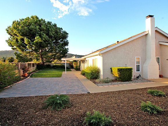 5th image of 724 Zinnia Ct