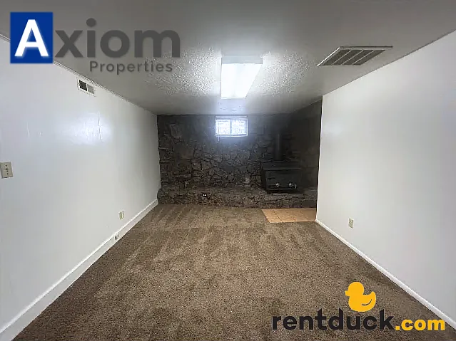 1005 1/2 Park Ln — Photo 9