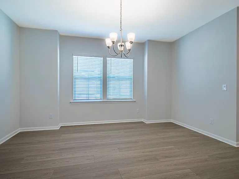 1400 Hollyview Ave — Photo 22
