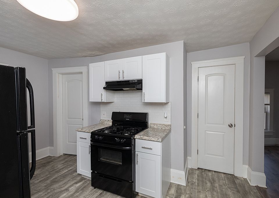 Kitchen with Appliances