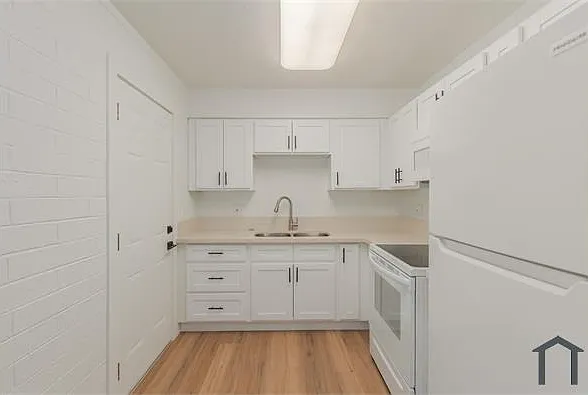 2 bed, 450 sqft, $1,200 — Photo 4
