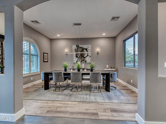 4th image of 3707 E Crest Ln