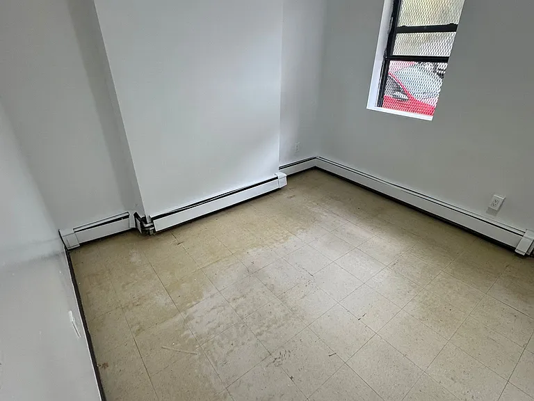 142 Orchard St #2R — Photo 16