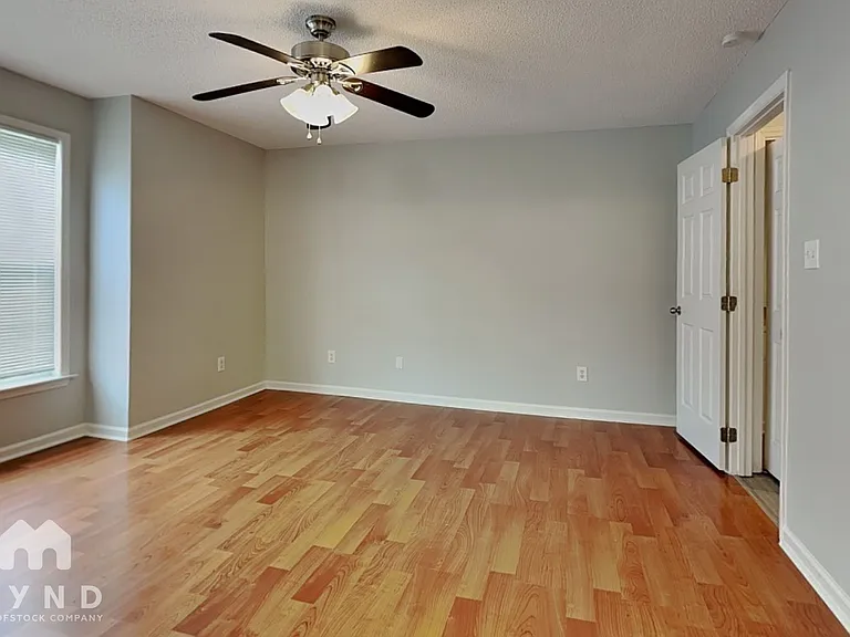 928 Shannondale Dr — Photo 9