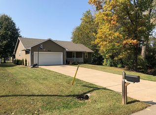 3929 NW Dondee Ln, Topeka, KS 66618