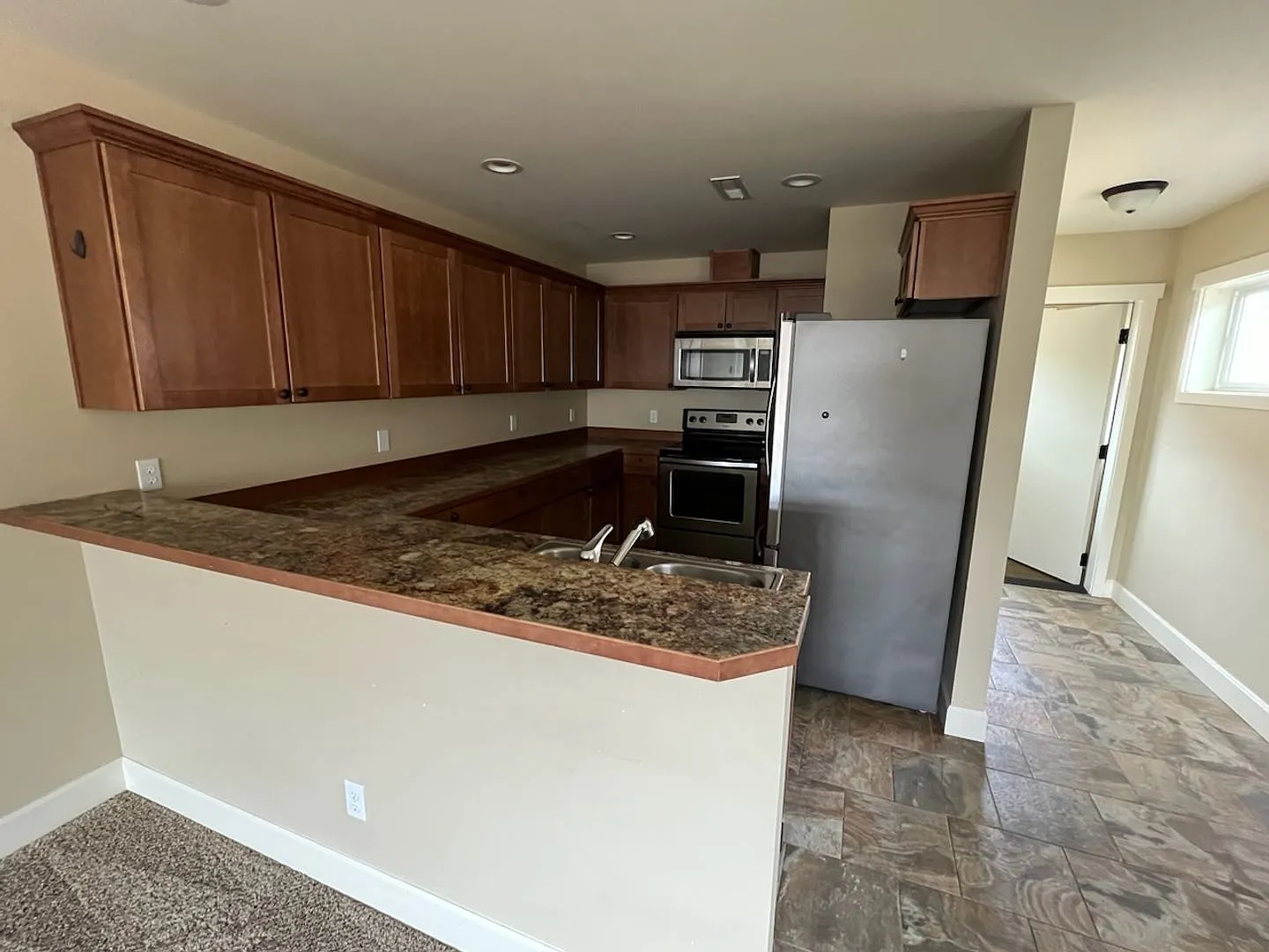 131 Cottage Ave — Photo 4