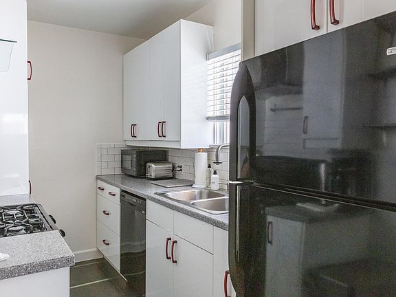 4th image of 3503 W Alameda Ave #B