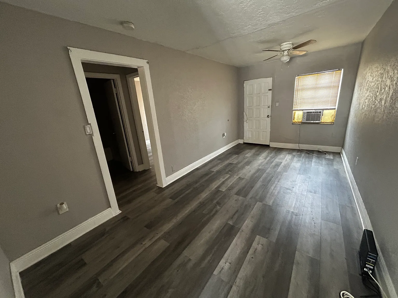 2 bed, 800 sqft, $1,200 — Photo 2