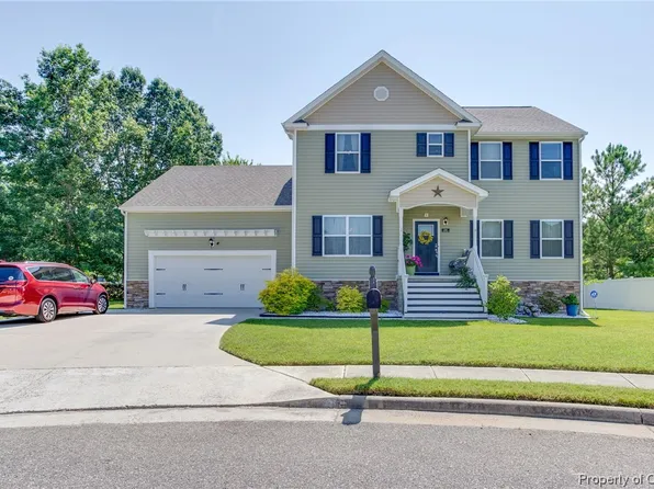 8 Boger Cir, Hampton, VA 23664