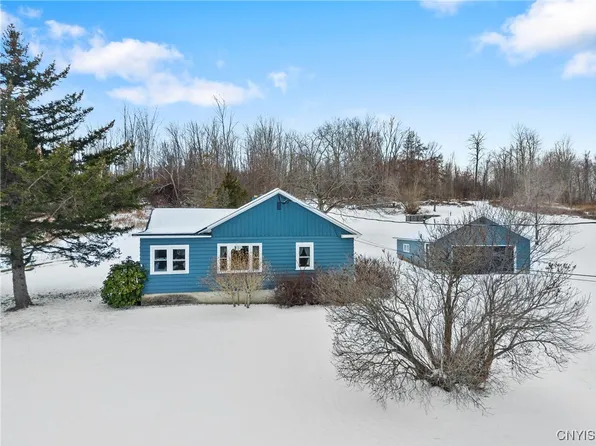 299 Cemetery Rd, Oswego, NY 13126