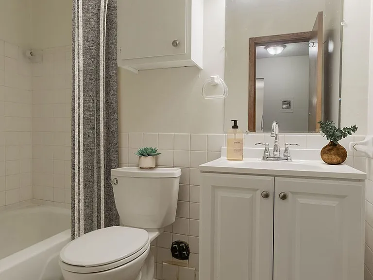2626 Fremont Ave S — Photo 6