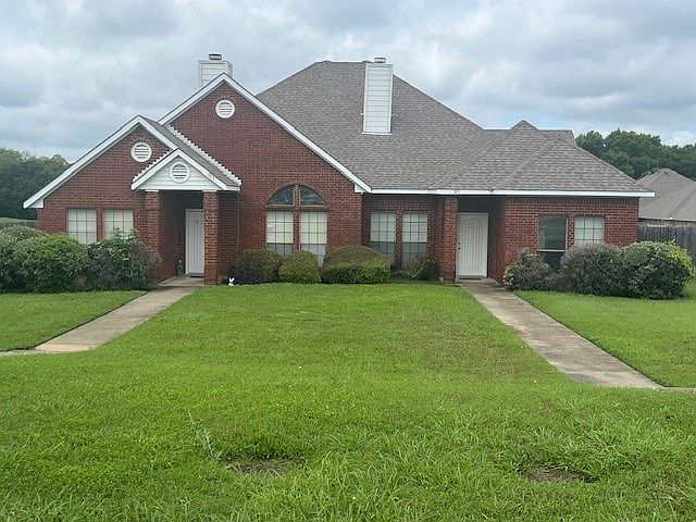 1st image of 801 Mockingbird Ln