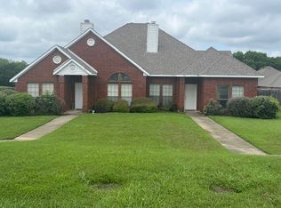 801 Mockingbird Ln, Desoto, TX