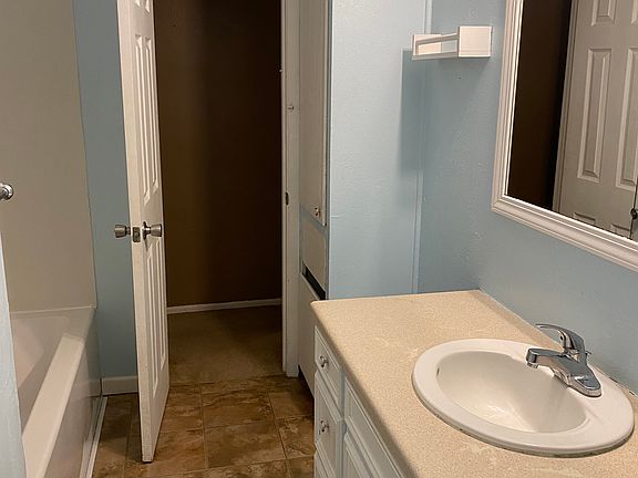 4th image of 4906 Okeefe St