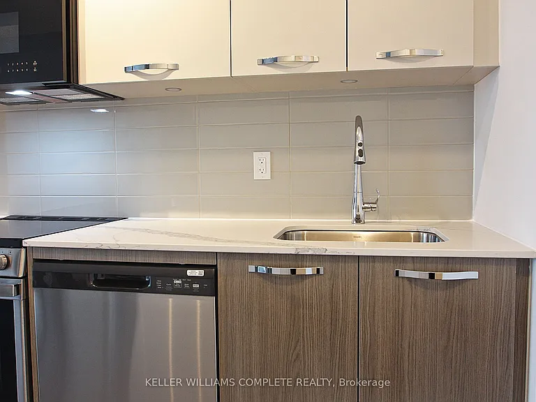 75 James St S #1908 — Photo 8