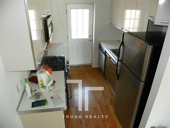 4th image of 1210 W Foster Ave #12123A