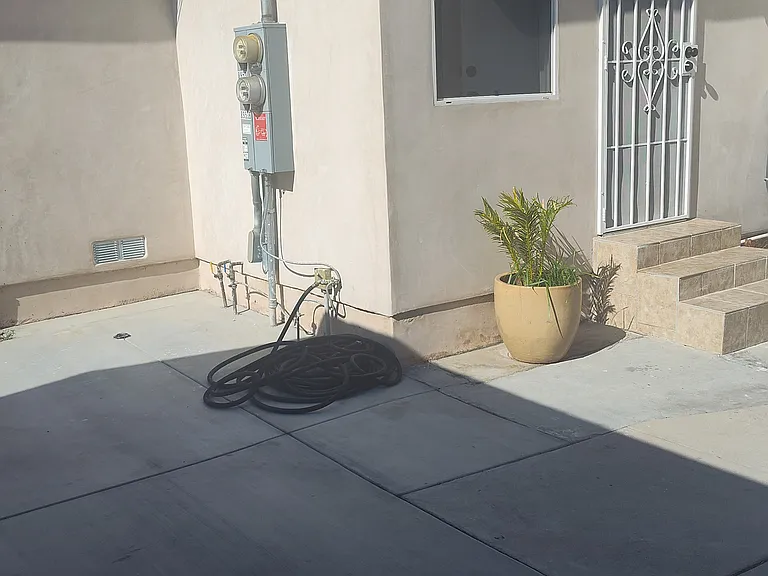 8953 San Carlos Ave — Photo 1
