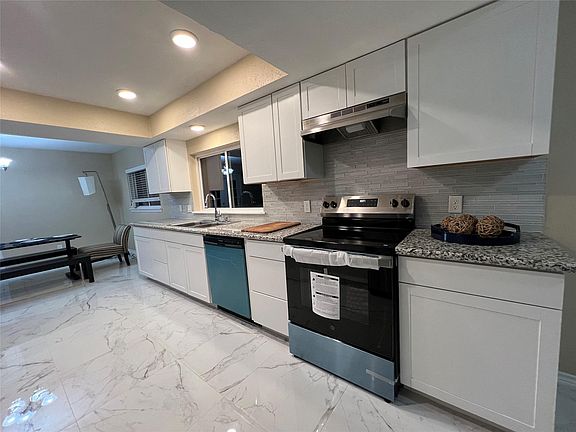 4th image of 15138 Tresch Ln