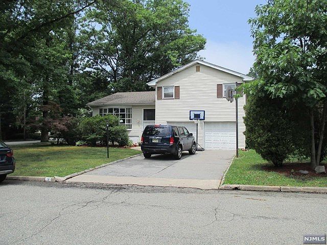 2nd image of 31 Cambridge Pl