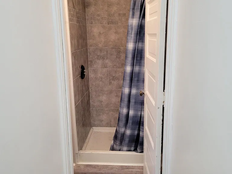2nd fl shower