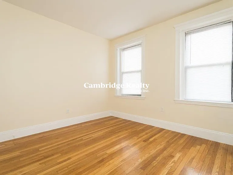 12 Elko St #7T — Photo 5