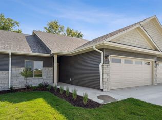 1789-2 Golf Course Blvd, Independence, IA 50644