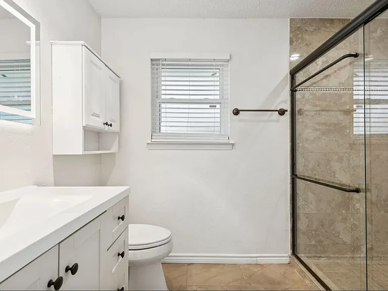 1805 Eastfield Dr — Photo 10
