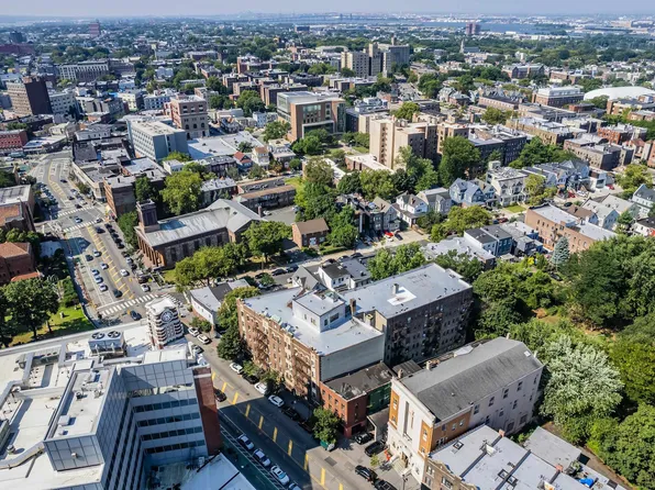 821 Bergen Avenue image 3 of 20