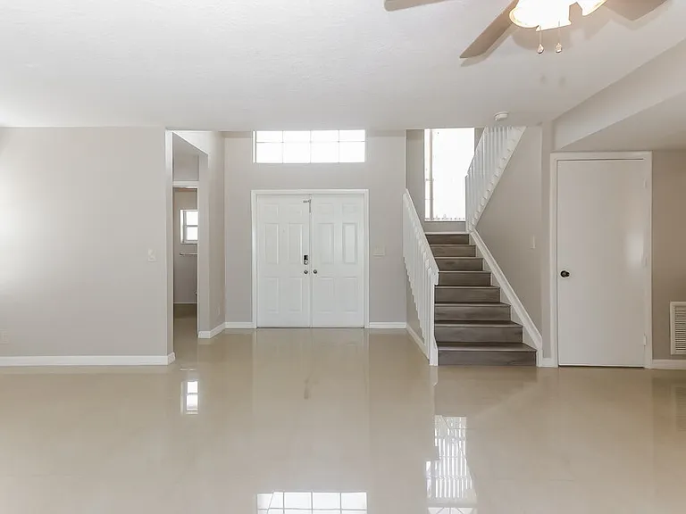 10045 Country Brook Rd — Photo 7