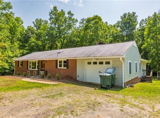 3210 Goslen Dr, Pfafftown, NC 27040